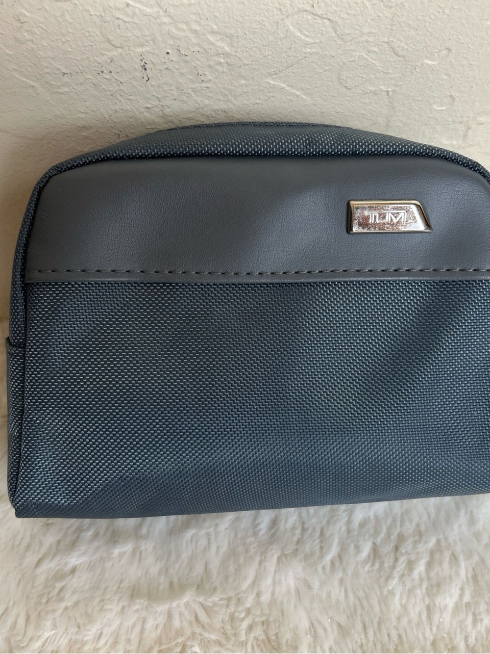 Tumi for Delta Small Zip Pouch Travel Case Cosmetic Bag Toiletry Bag 7 x 4.5 x 2